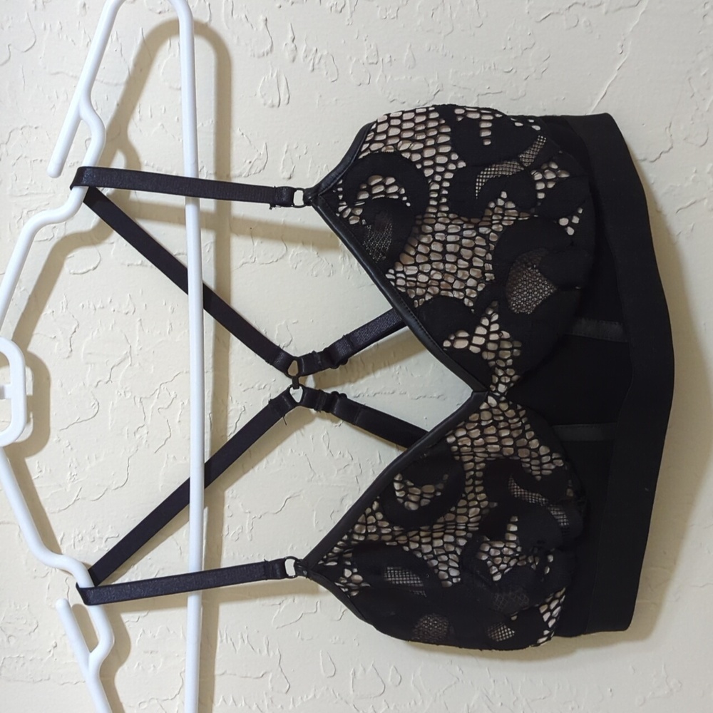 Tart Black Tease and Mesh Lace No Wire Bra Size Small